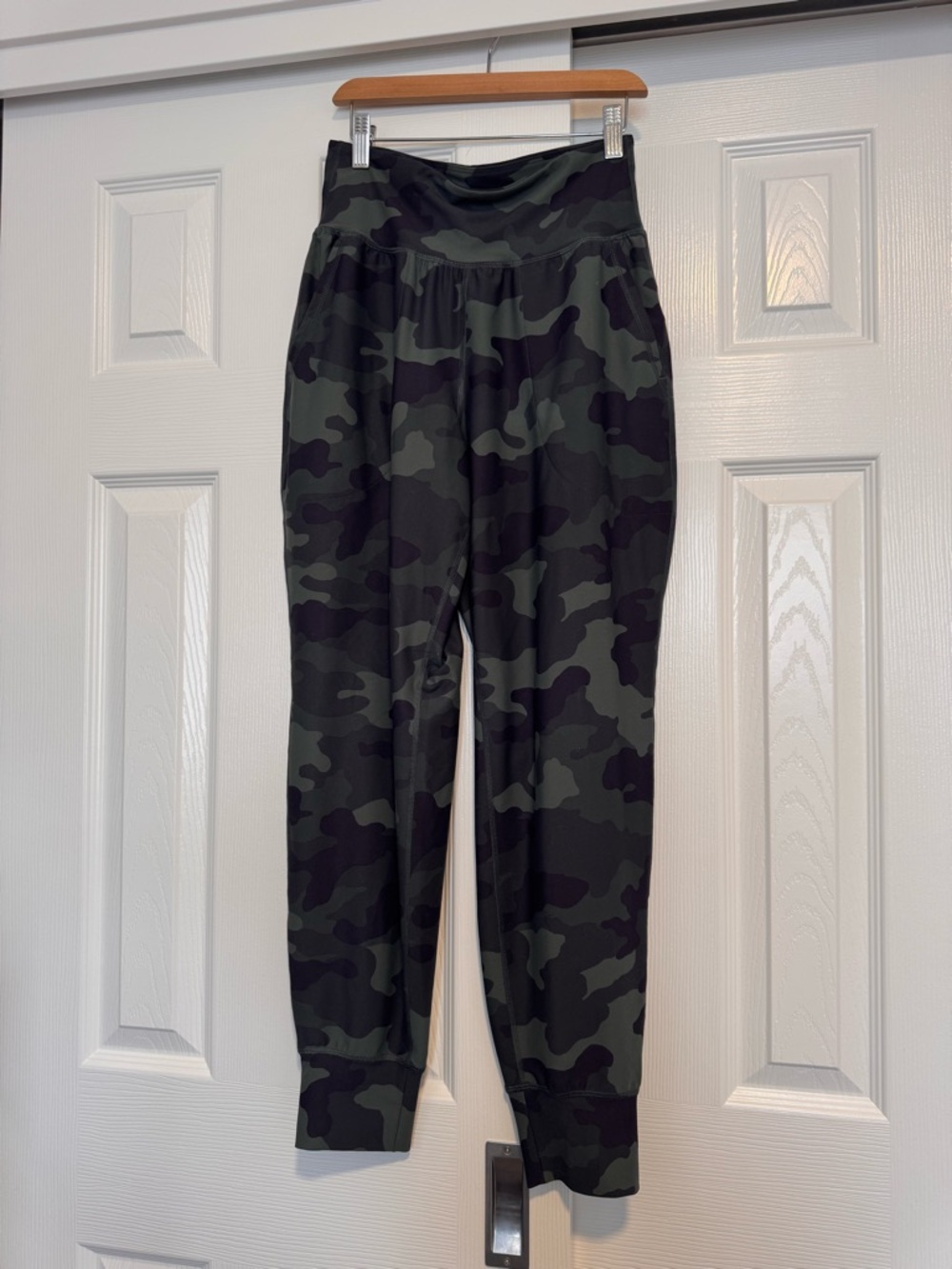 Old Navy ACTIVE Camo High-Waist Joggers